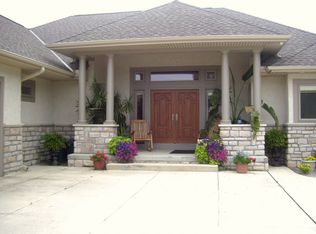 1704 Tuscarora Dr, Grove City, OH