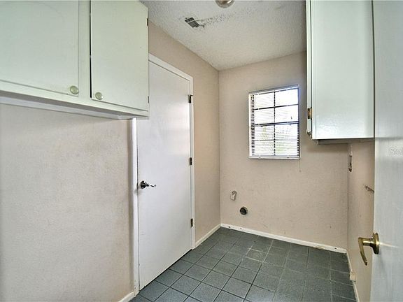 3rd image of 12773 Newfield Dr