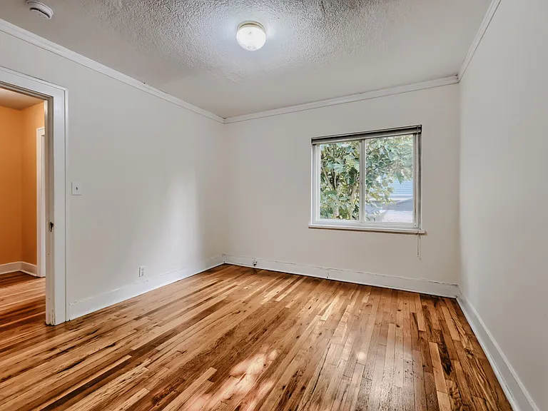 909 NE Brazee St #11 — Photo 14