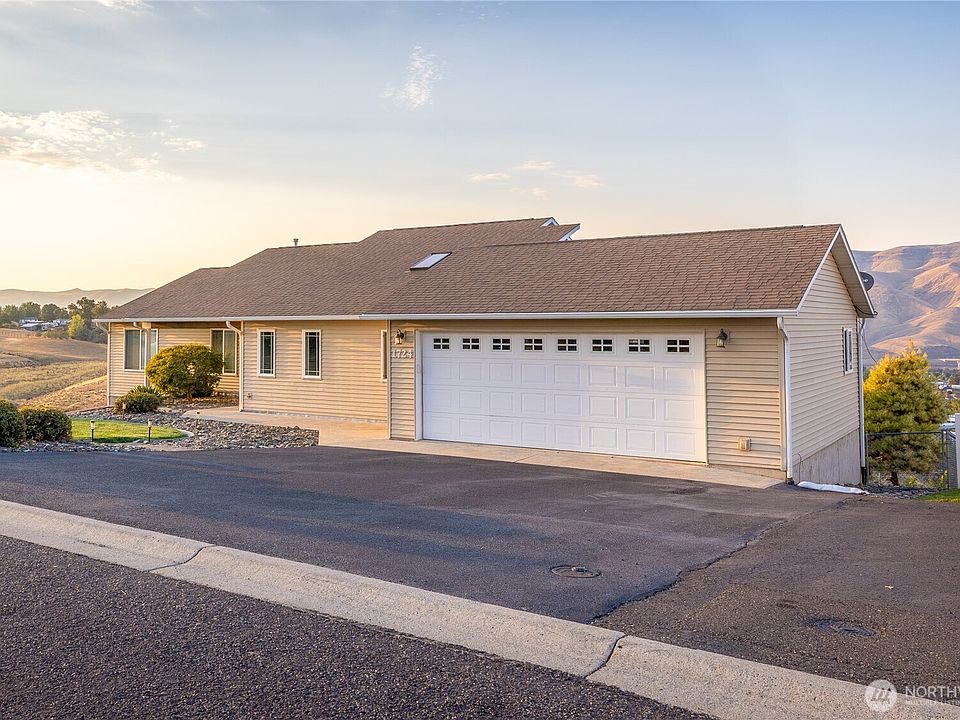 1st image of 1724 Ridgeview Drive