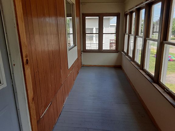 2nd image of 205 N Lake St