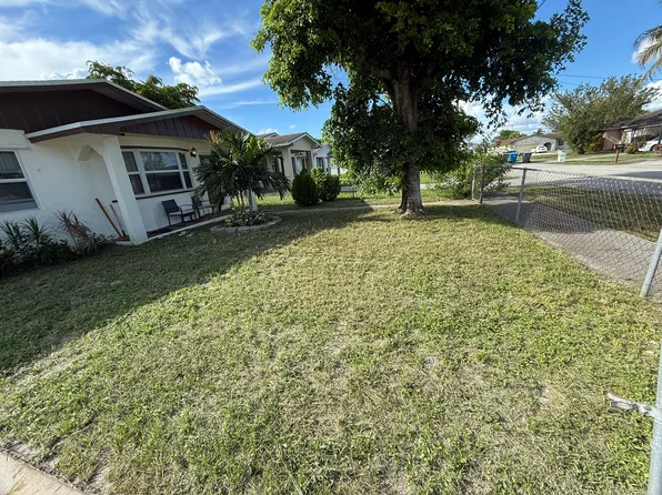 1930 SW 57th Ave, West Park, FL 33023