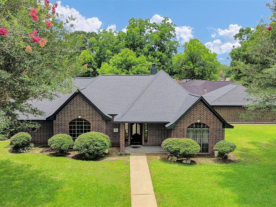 1st image of 301 Jansen Dr