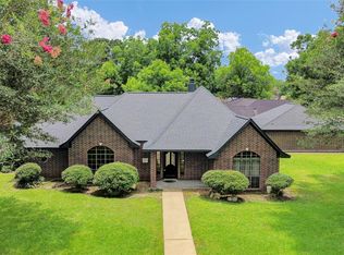 301 Jansen Dr, West Columbia, TX 77486