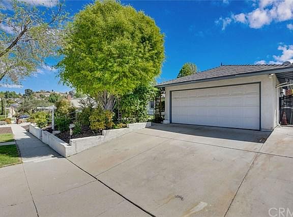 4th image of 312 N Platina Dr