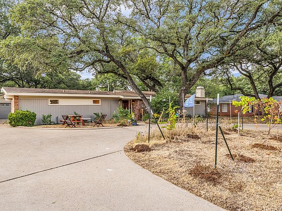 4th image of 2112 Gregory Ln