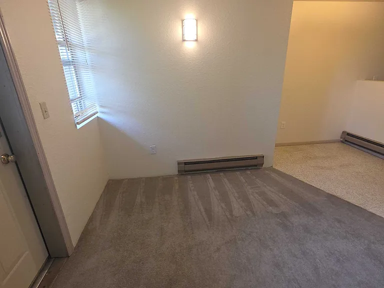 Cedar Apartments — Photo 11