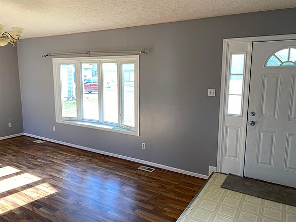 2nd image of 6931 Foxwood Dr