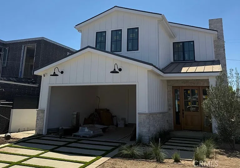 5 bed, 4.5 bath, 3530 sqft, $15,500 — Photo 2