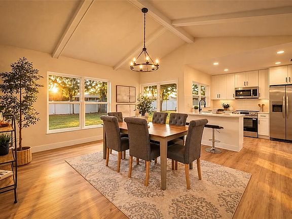 3rd image of 607 WILLOW COURT
