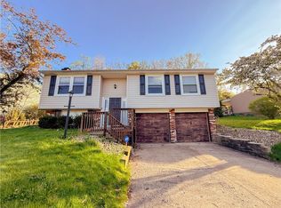 133 Glengarry Dr, Coraopolis, PA 15108