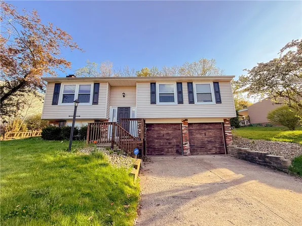 133 Glengarry Dr, Coraopolis, PA 15108