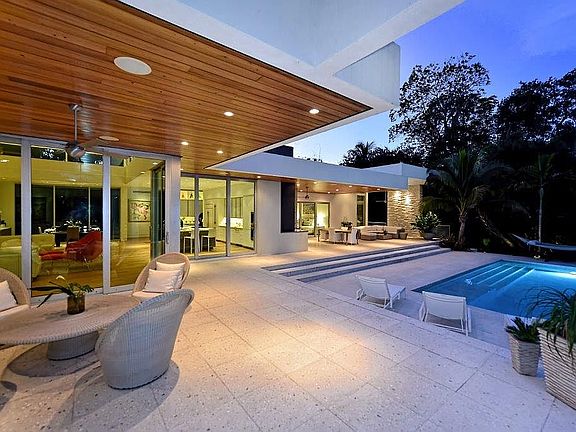 Rear lanai