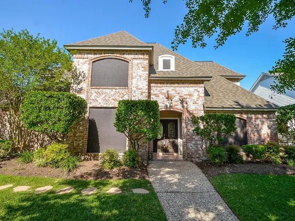 15734 Sweetwater Creek Dr, Houston, TX 77095