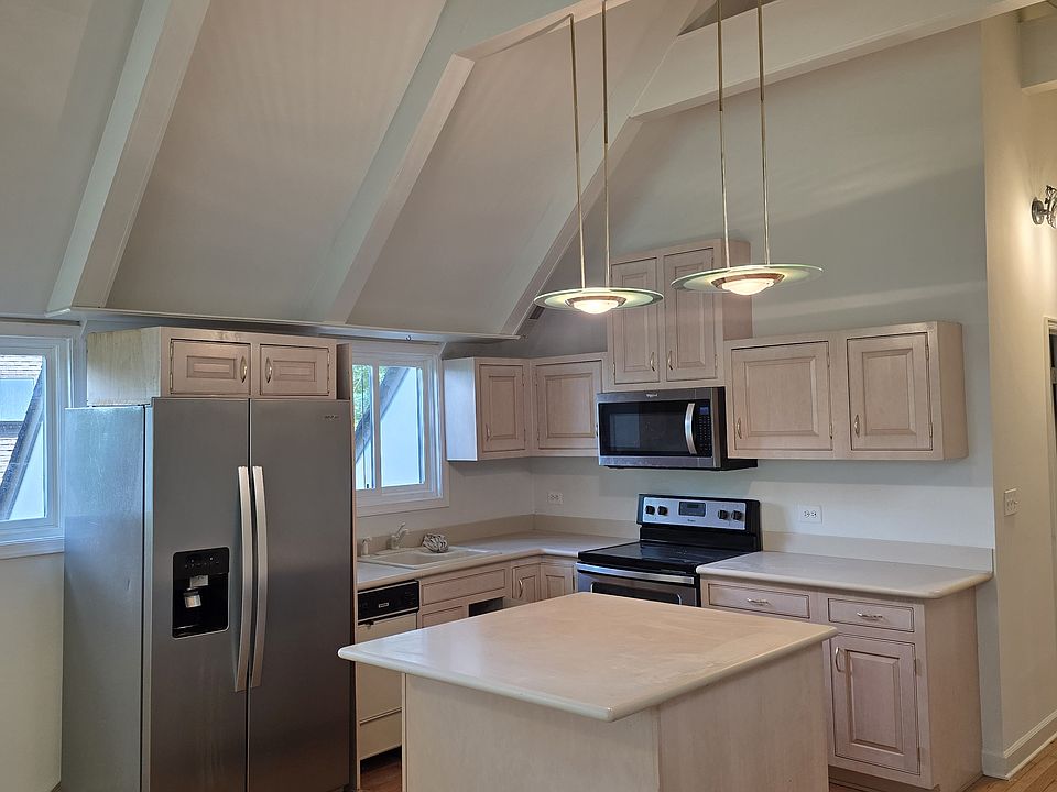 1st image of 548 River Bend Rd #2