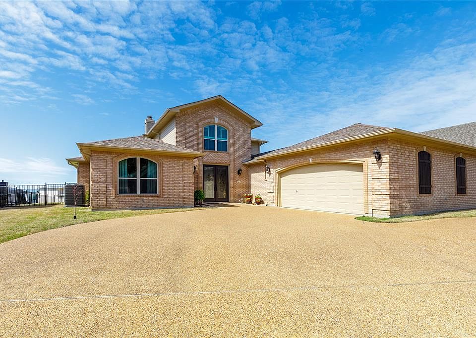 1st image of 309 Harbor Landing Dr