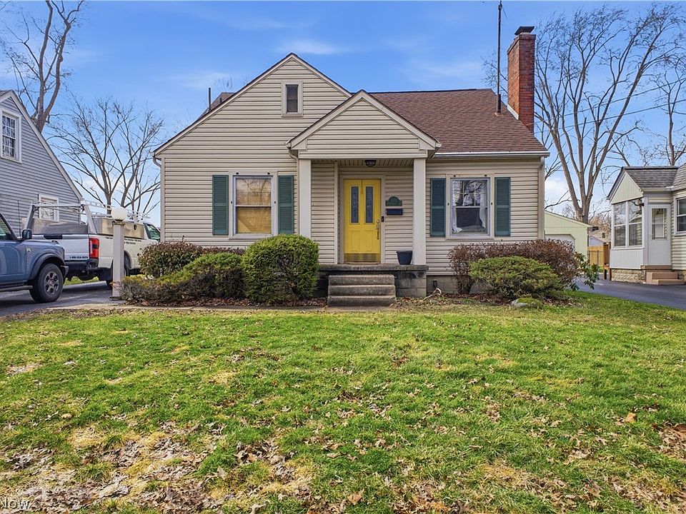 1st image of 696 Meadowbrook Ave SE