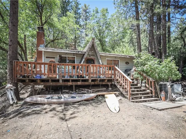 1138 Canyon Rd, Fawnskin, CA 92333