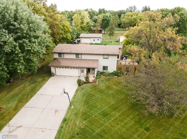 7106 Woodland Cir, Horace, ND 58047