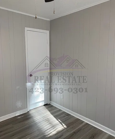 749 20th St SE — Photo 9