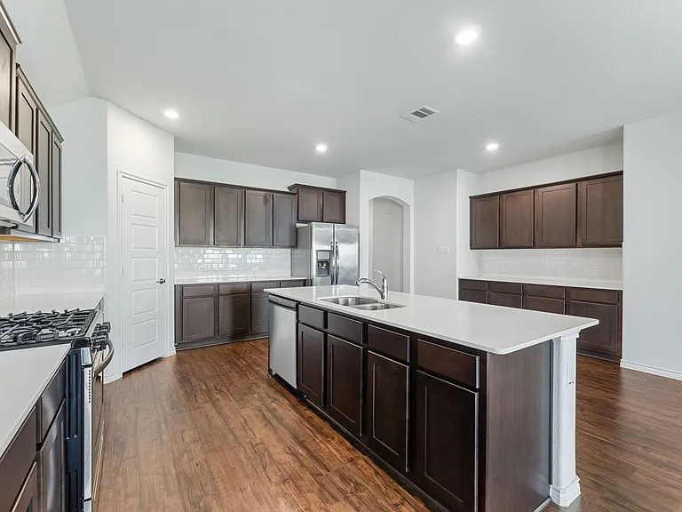 3609 Sabine Dr — Photo 10