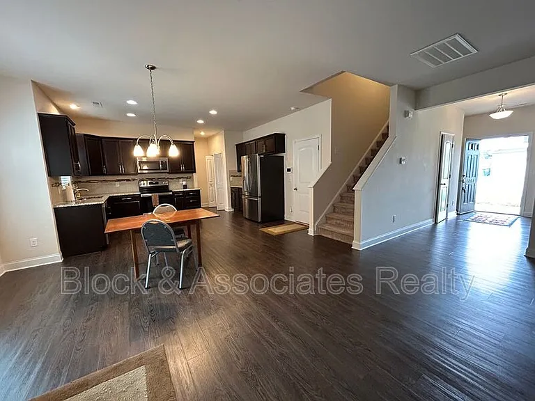 1464 Land Grove Dr — Photo 6