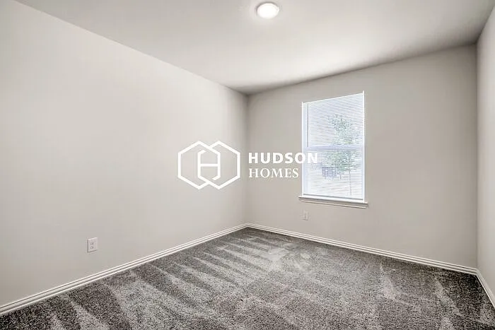110 Goel St — Photo 9