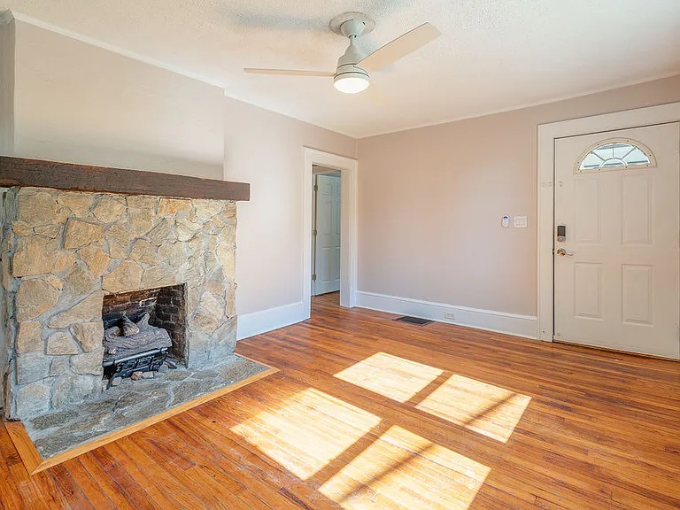 355 Sand Hill Rd — Photo 2