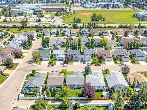 3rd image of 12 E Archibald Cres
