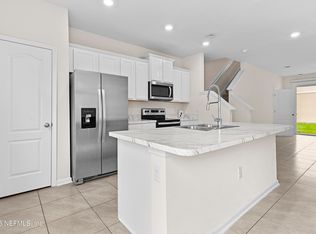 8207 Larose Rd, Jacksonville, FL 32211