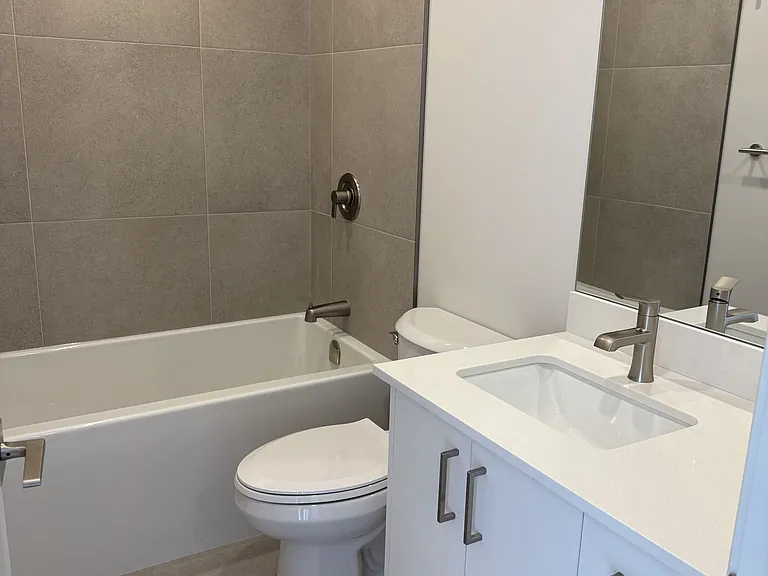 1301 Dorchester Ave #5 — Photo 11