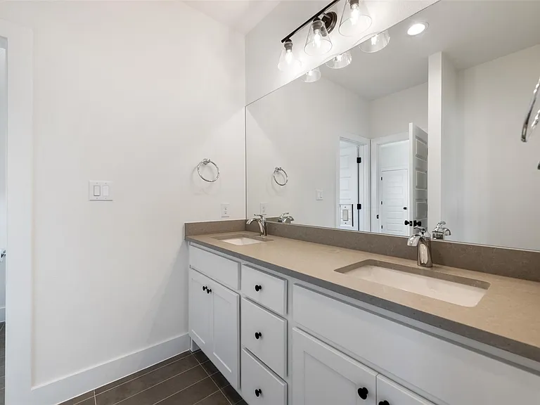 304 E 195th St #304 — Photo 24