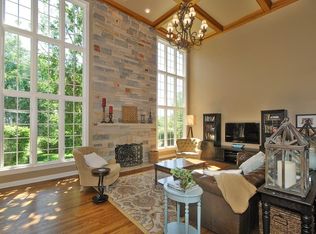 5N427 Fairway Dr, St Charles, IL 60175