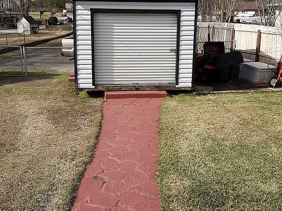 5th image of 183 Spurgeon Dr SE