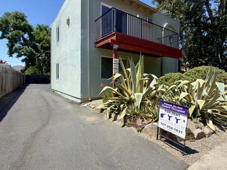 RIV511-525 — Photo 2