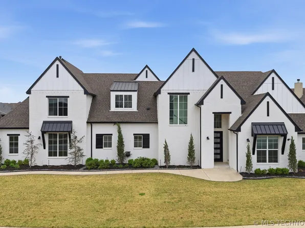 13644 S 28th St, Bixby, OK 74008