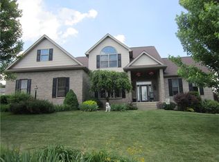 207 Willow Run Dr, Butler, PA 16001
