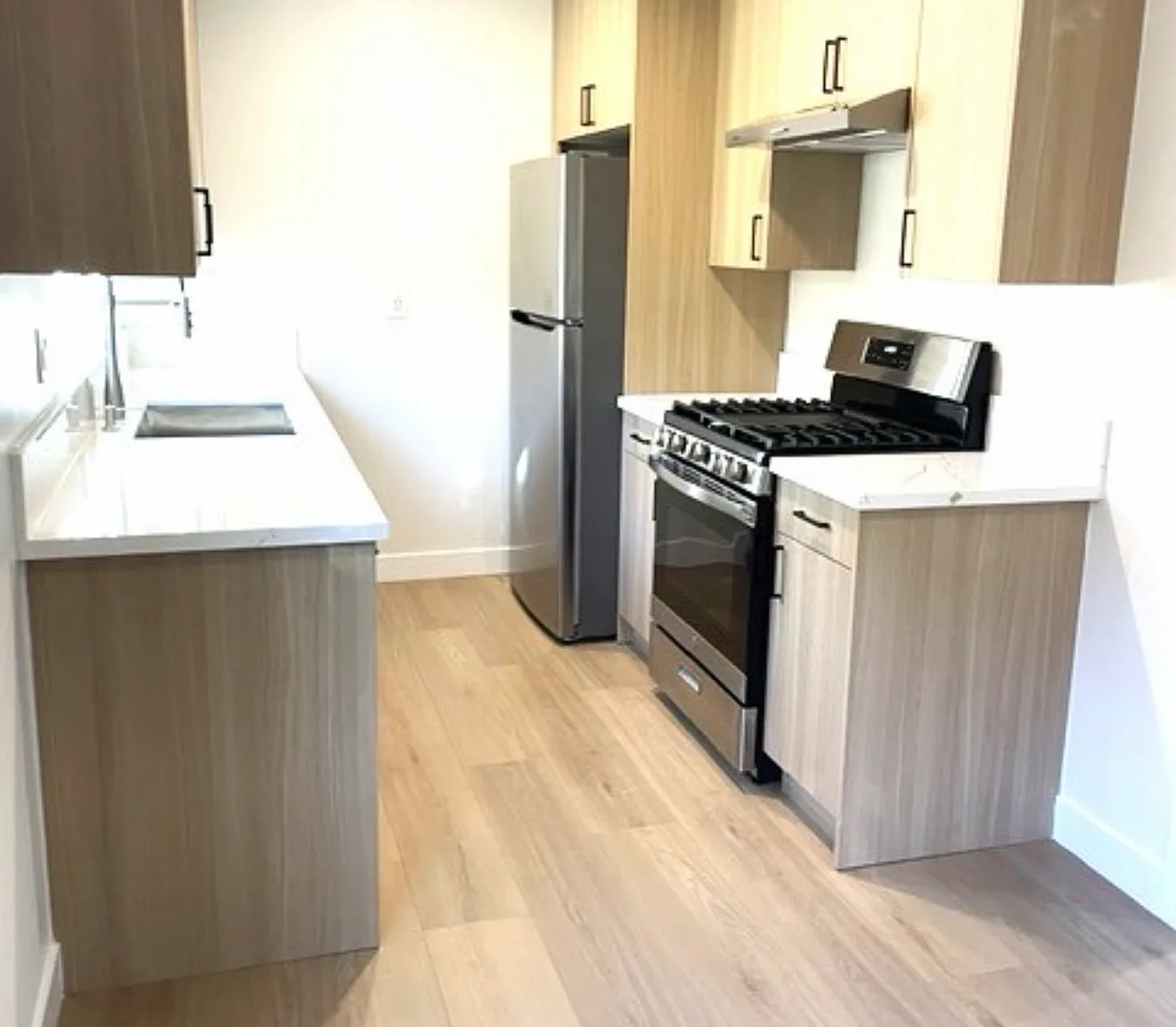 1 bed, 600 sqft, $2,200 — Photo 2