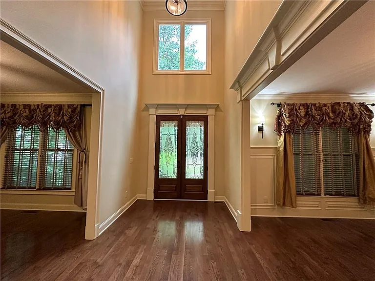 510 Lake Medlock Dr — Photo 3