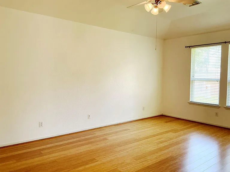 4435 Wellington Grove Ln — Photo 13