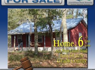 952 Stage Coach Rd, Pelham, GA 31779