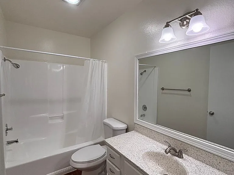 23251 Los Alisos Blvd — Photo 32