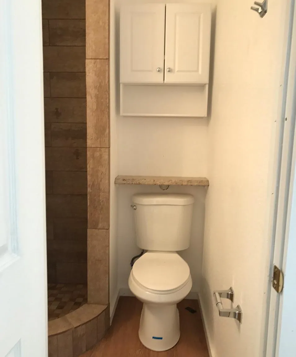 516 Columbia Dr SE — Photo 3