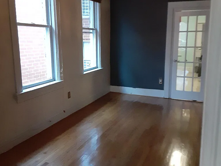 924 N Honore St #2 — Photo 5
