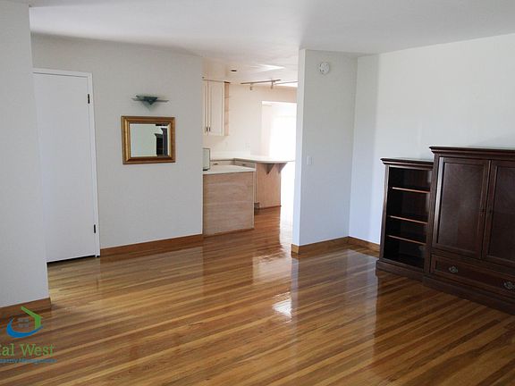 2nd image of 792 Nuttal Oak Ct