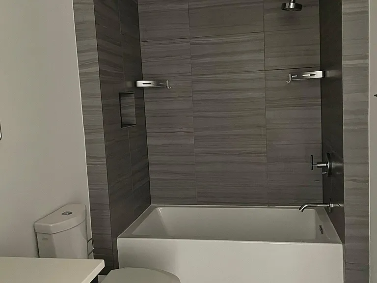844 N American St — Photo 14
