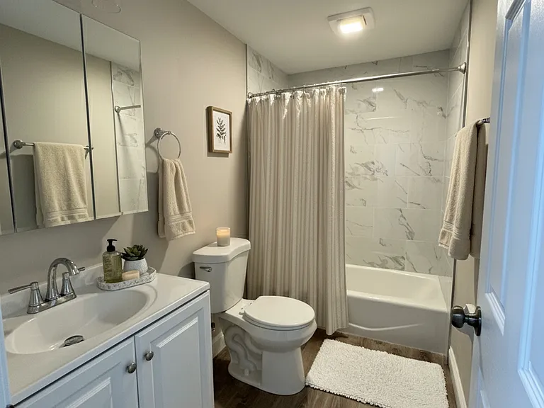 Pondsview Apartments — Photo 45
