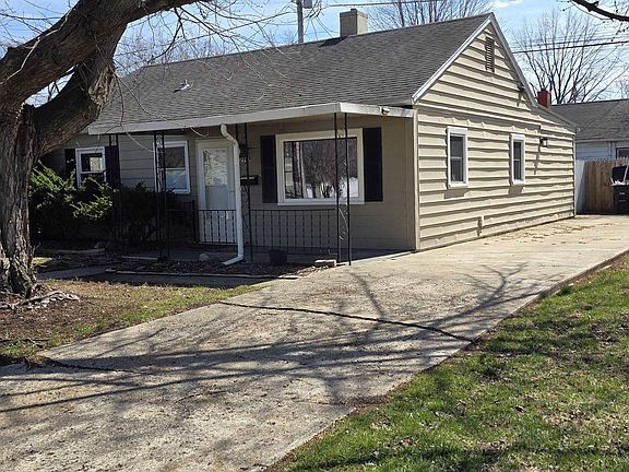 3rd image of 2909 Darby Ln