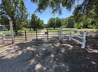 179 Woods Edge Ln, Erwin, NC 28339