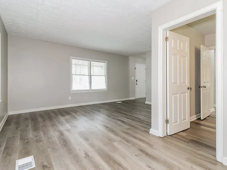 1255 Skyhaven Rd SE — Photo 5
